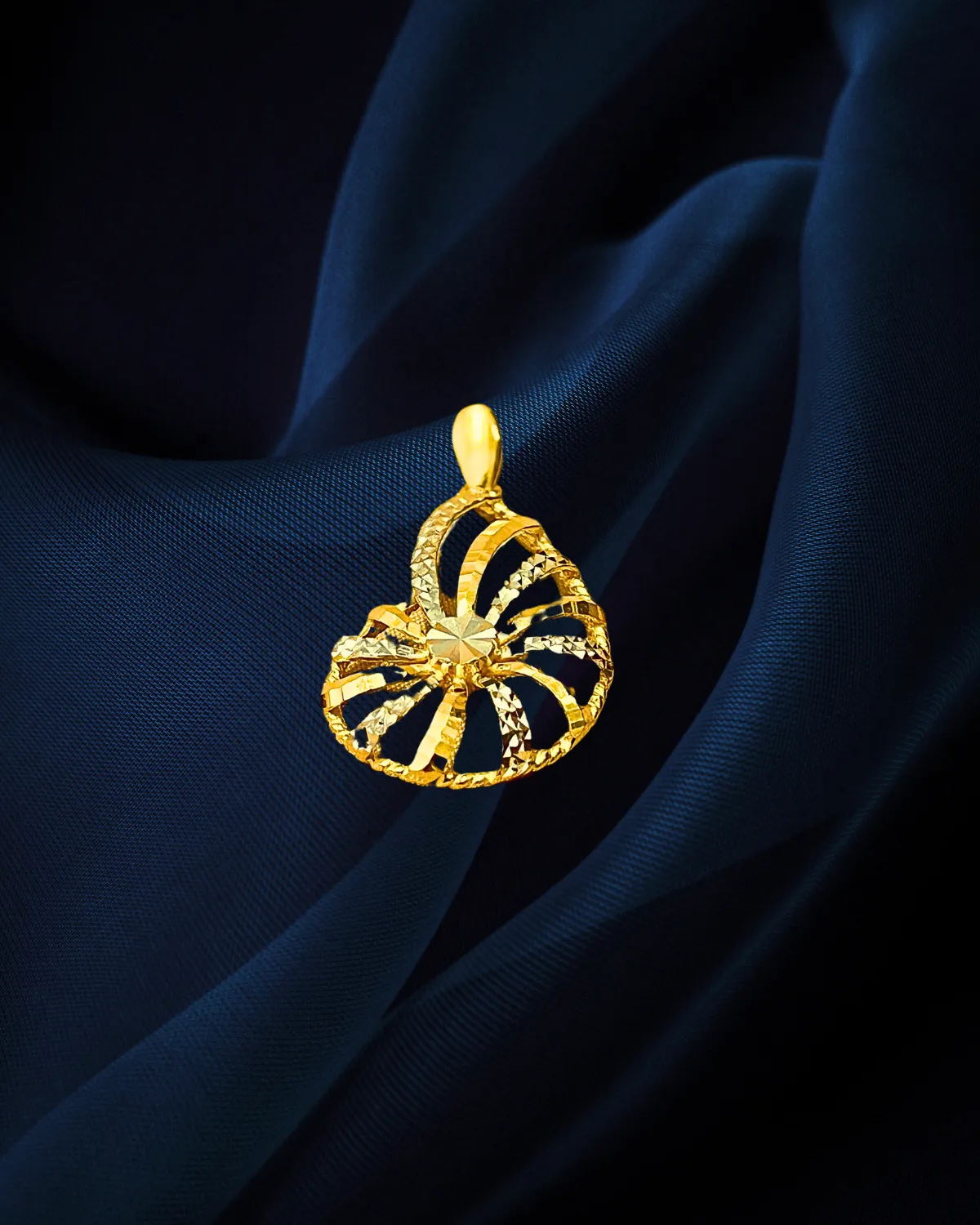 22 KT Gold Designer Silver Tone Pendant (D85)