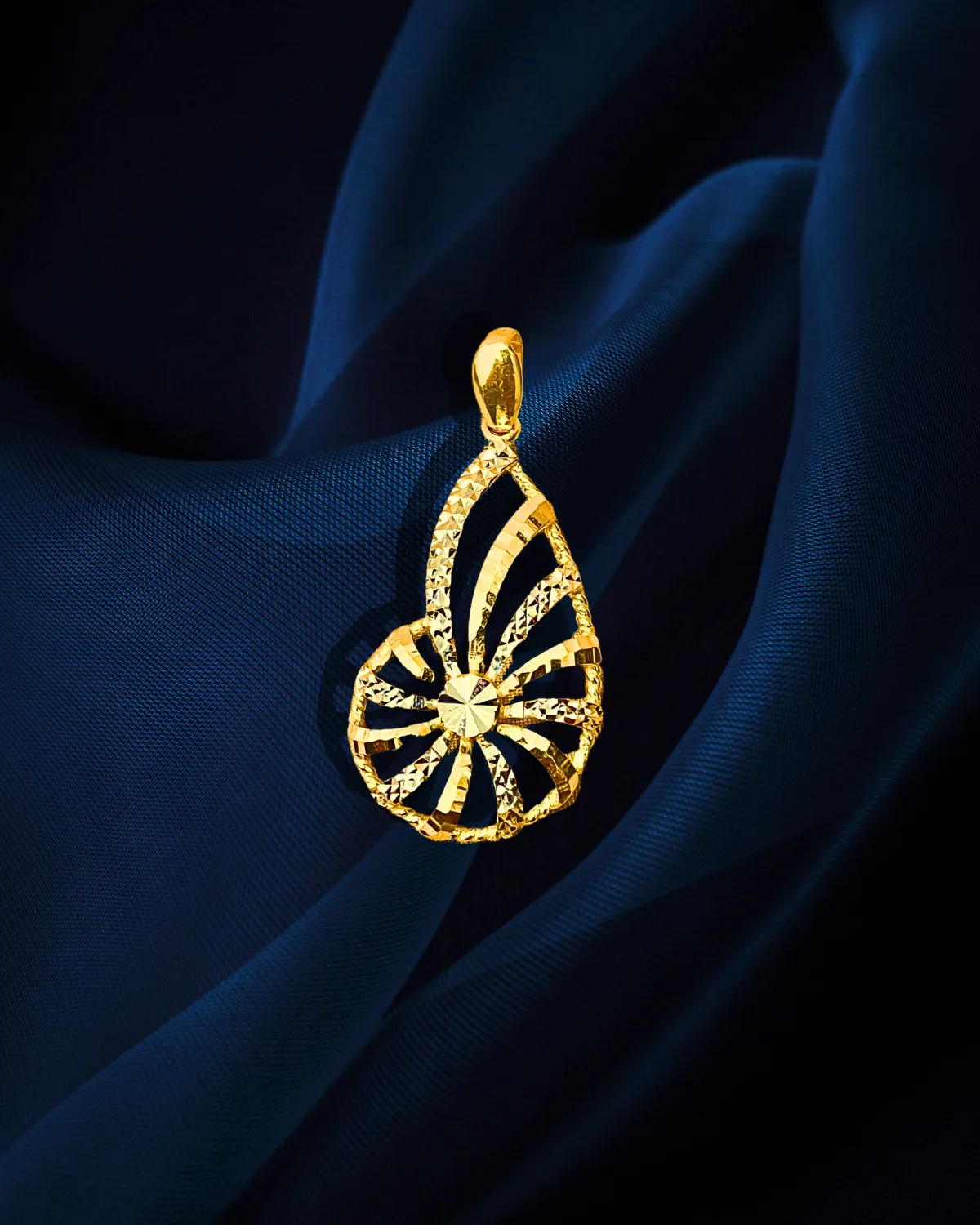 22 KT Gold Designer Silver Tone Pendant (D85)