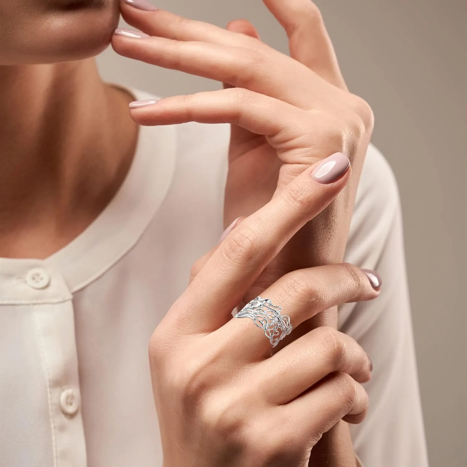 AeraVida Modern Wire Mesh Twist Band .925 Sterling Silver Ring | Delicate Wedding Rings For Women | Balinese Comfort Fit Silver Rings for Women | Statement Fashion | Sterling Silver Rings Sizes 6-10