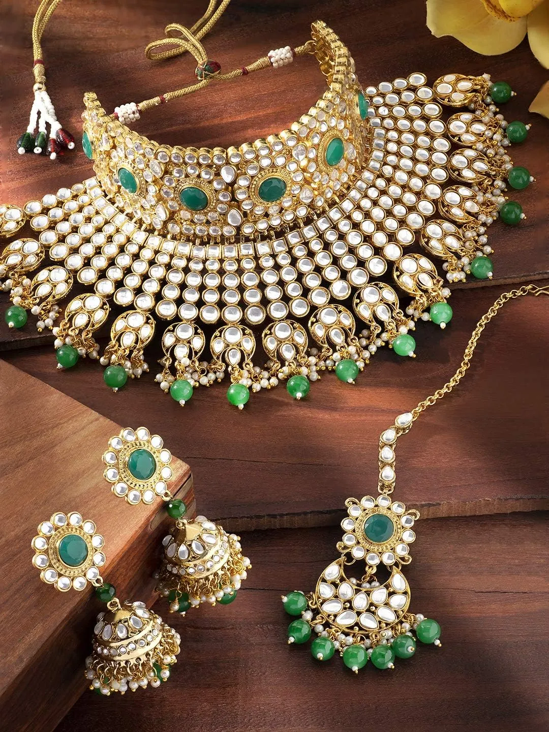 Aheli Ethnic Kundan Pearl Bridal Choker Necklace Earrings with Maang Tikka Gift for Women Indian Traditional Bollywood Fashion Jewelry Set