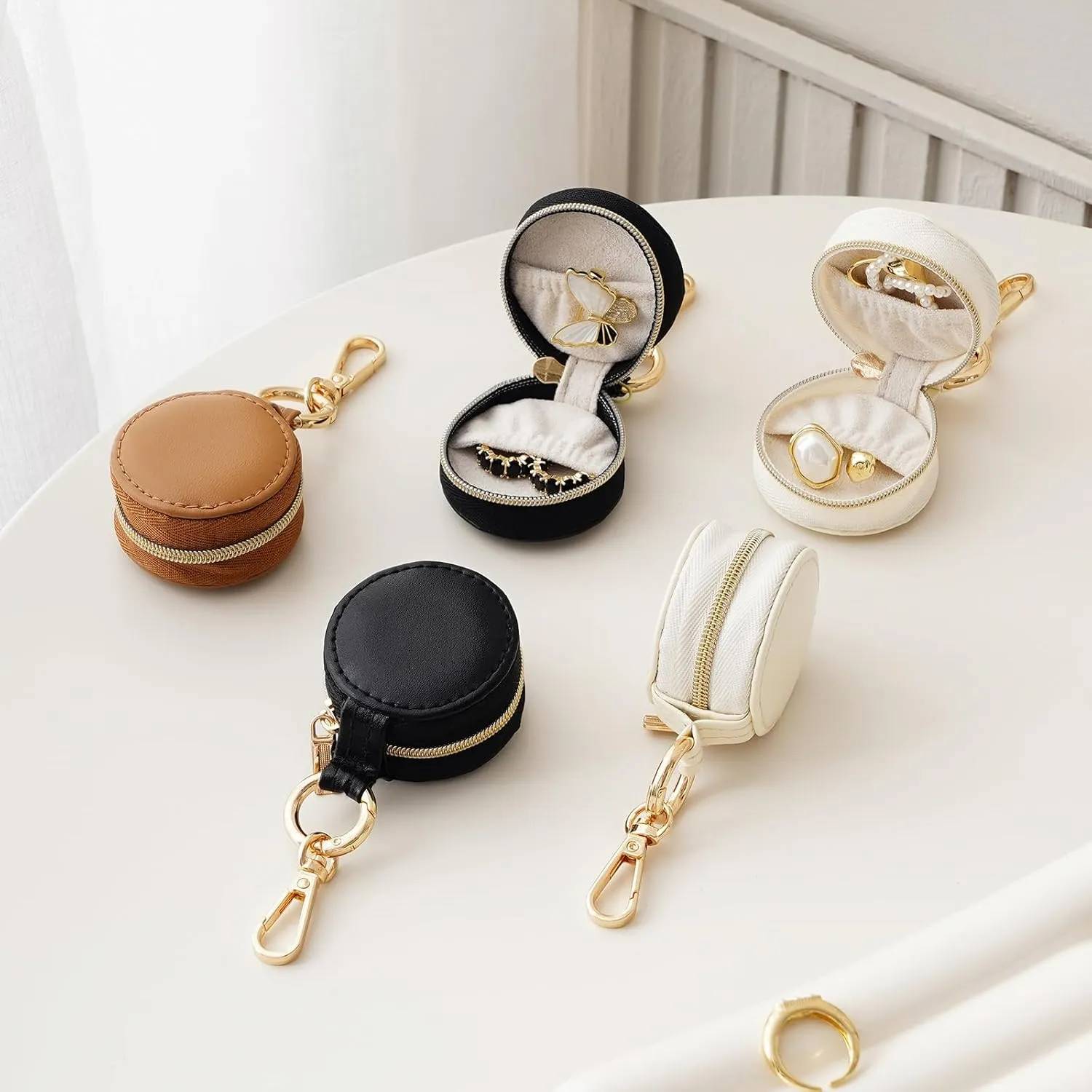 CASEGRACE Ring holder Keychain for jewelry,Portable Mini Gym Travel Jewelry Case for Earrings, Rings, Necklaces Man and Women (Black) Style A