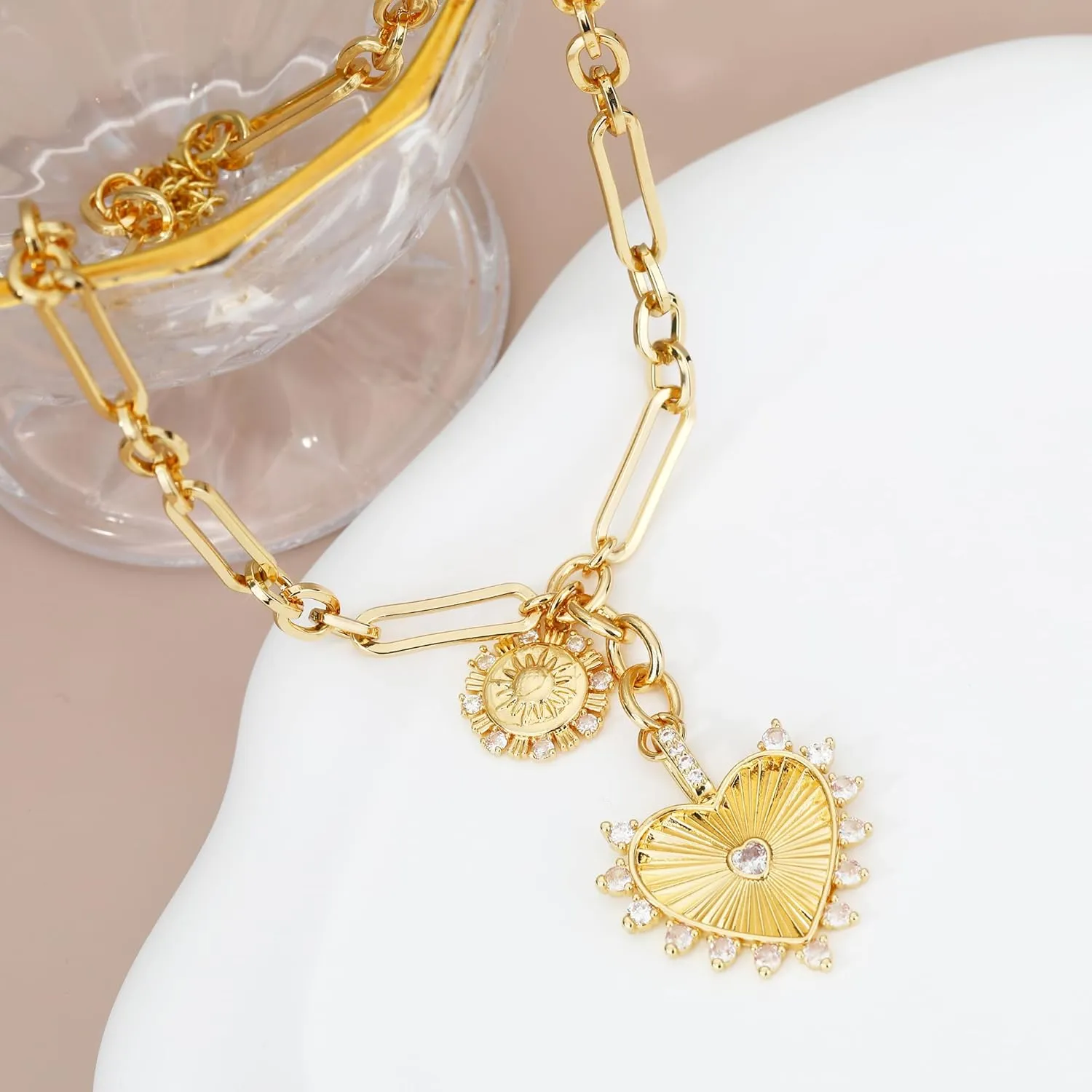 Chunky Gold Sun Heart Pendant Charm Necklace for Women 18K Gold Plated Thick Paperclip Chain Choker Necklaces Hip Hop Valentines Day Gift Jewelry