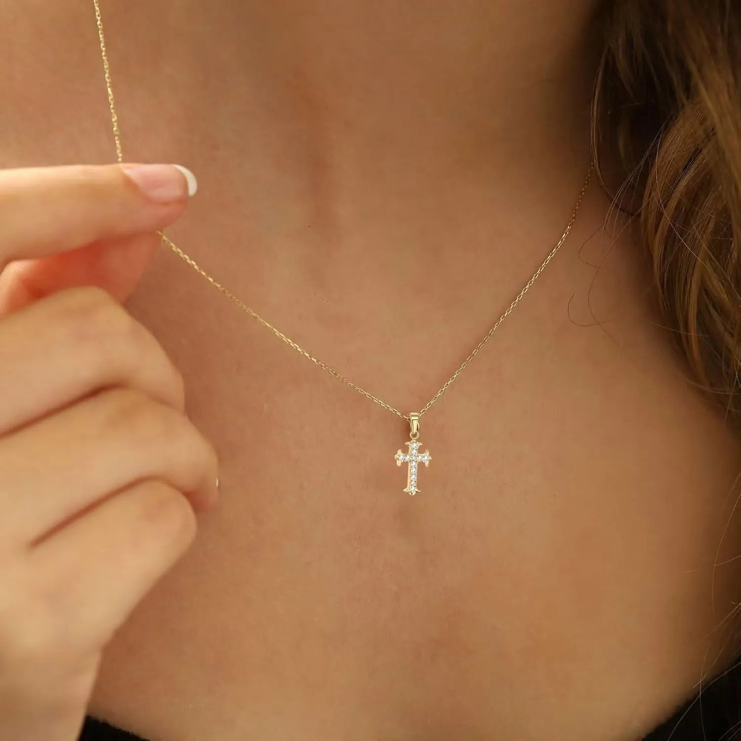Cross Necklace For Women, 14K Gold Plated Cross Necklace Dainty Cross Pendant for Women,Trendy Jewelry Gifts for Women
