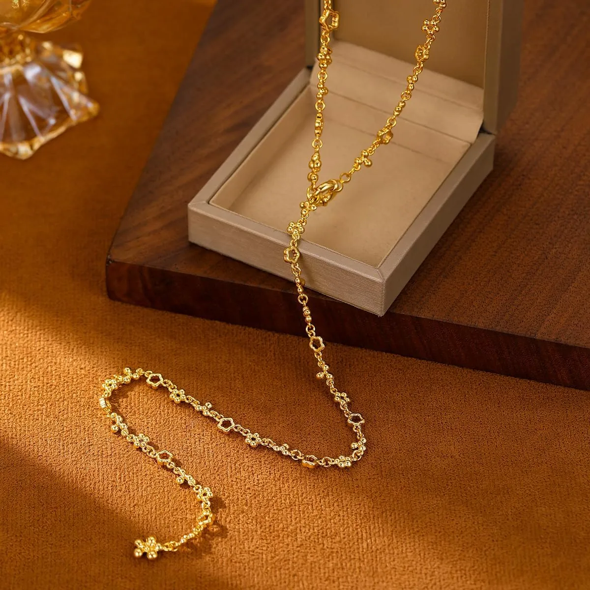 Cross Necklace for Women 18K Gold Cross Necklaces for Women Gold Cross Pendant Necklace Simple Gold Cross Chain Faith Jewelry Gifts for Women