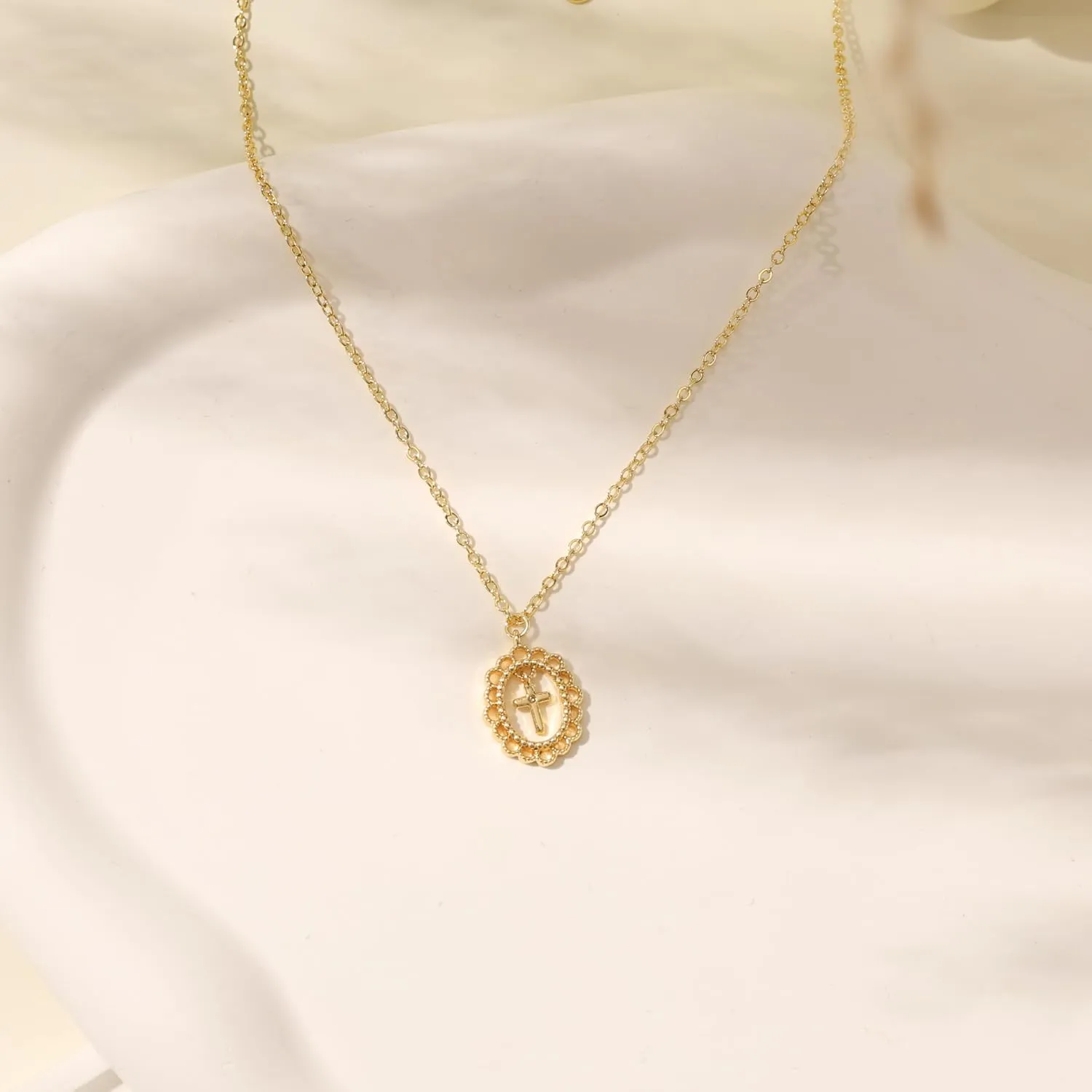Cross Necklace for Women,Double Cross Necklace Gold Plated Cross Necklaces for Women Trendy Dainty 14K Gold Cross Pendant Necklace Simple Cute Choker Necklace Gold Charm Necklace for Women Jewelry