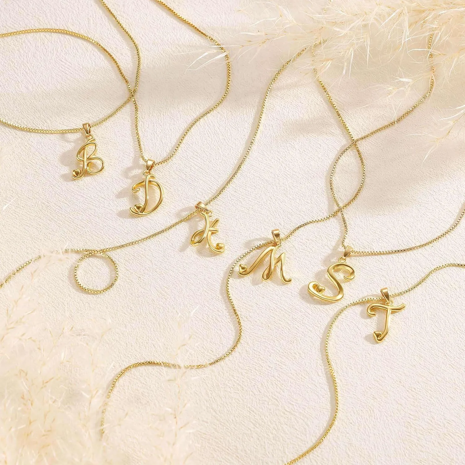 Dainty Gold Heart Initial Necklaces for Women Trendy: Cute Name Letter Necklace Personalized 14K Gold Plated Pendant Necklace for Women Simple Waterproof Non Tarnish Womens Jewelry A-Z