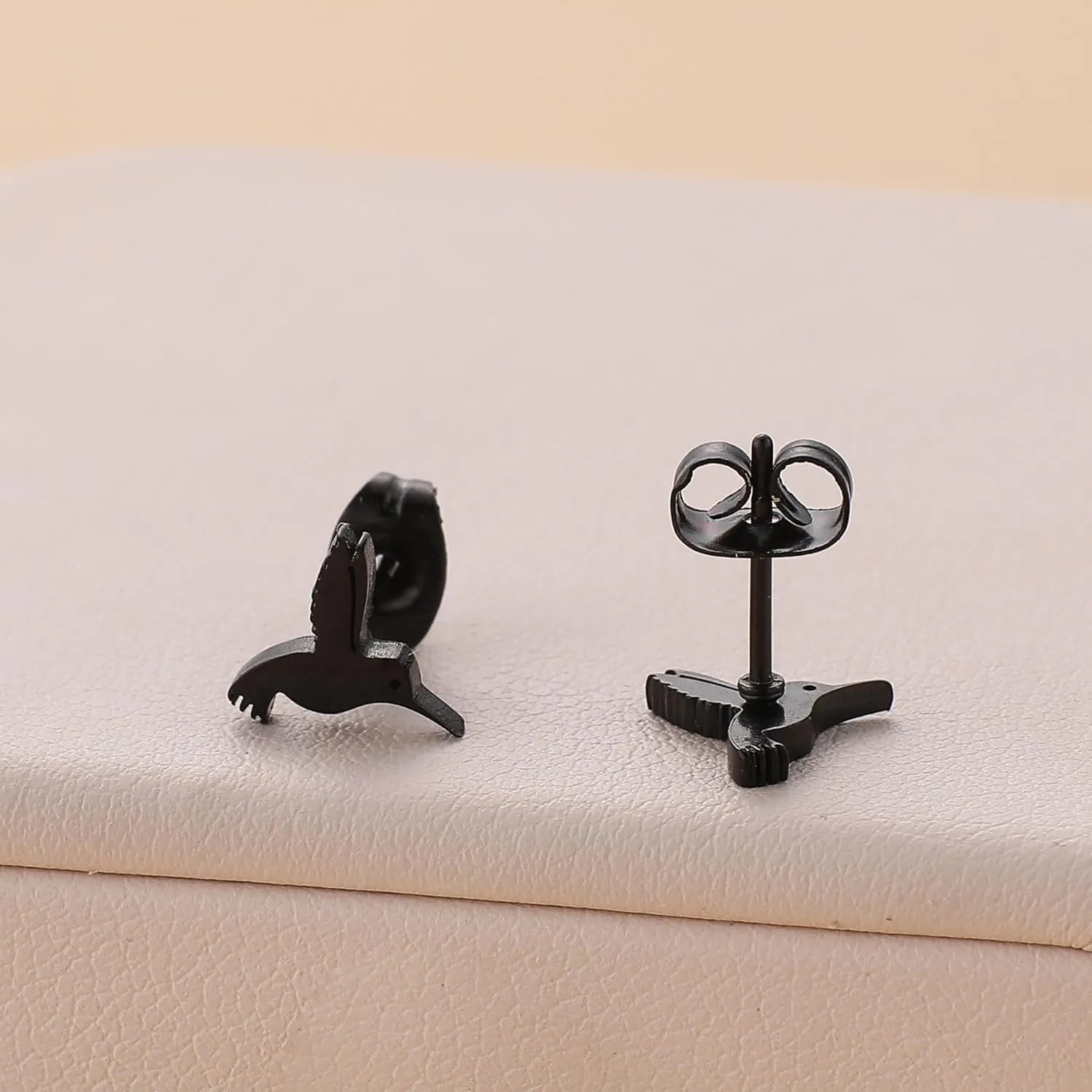 Dreuyet 4Pairs Stainless Steel Bird Stud Earrings for Women Cute Little Flying Hummingbird Earrings Tiny Lovely Bird Animal Post Piercing Ear Jewelry