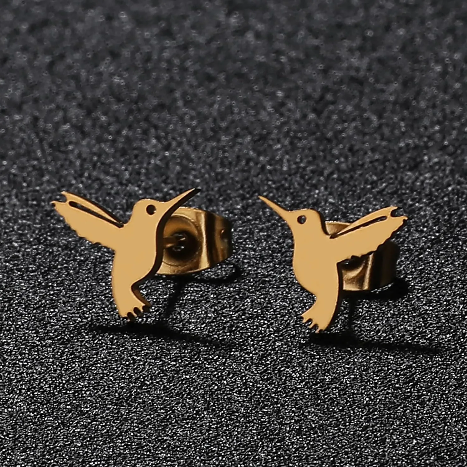 Dreuyet 4Pairs Stainless Steel Bird Stud Earrings for Women Cute Little Flying Hummingbird Earrings Tiny Lovely Bird Animal Post Piercing Ear Jewelry