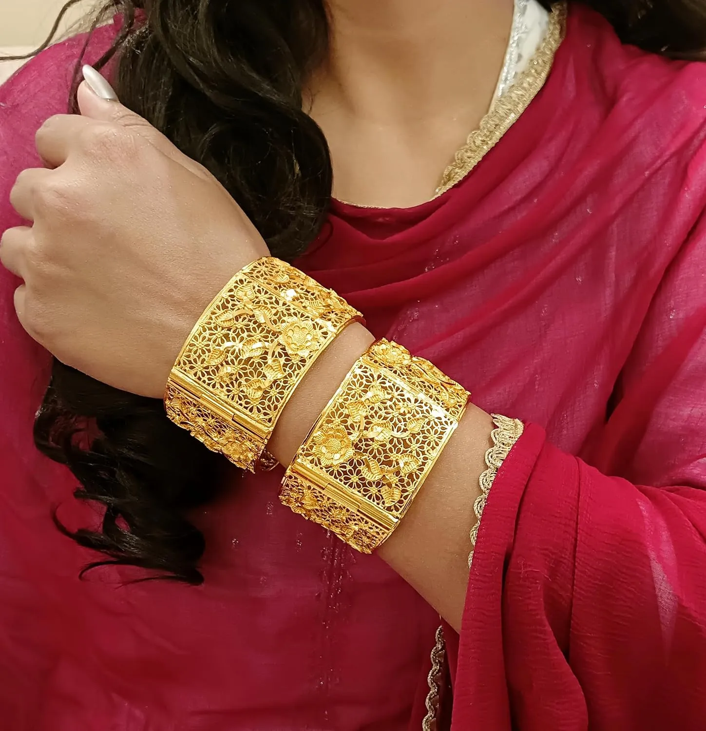 Efulgenz Gold Tone Indian Bangle Set for Women Dubai Style Bangle Set Indian Gold Tone Engraved Floral Leaf Pattern Hinge Openable Big Broad Bangles Bracelet Indian Bridal Jewelry for Wedding Bollywood Fashion Jewelry (2 Pcs)