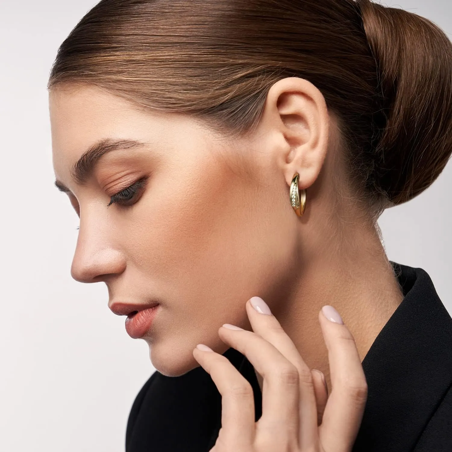 Gold Hoop Earrings 14K Gold Hoop Earrings for Women Lightweight Cubic Zirconia Hoops Womens Earring 20/26mm