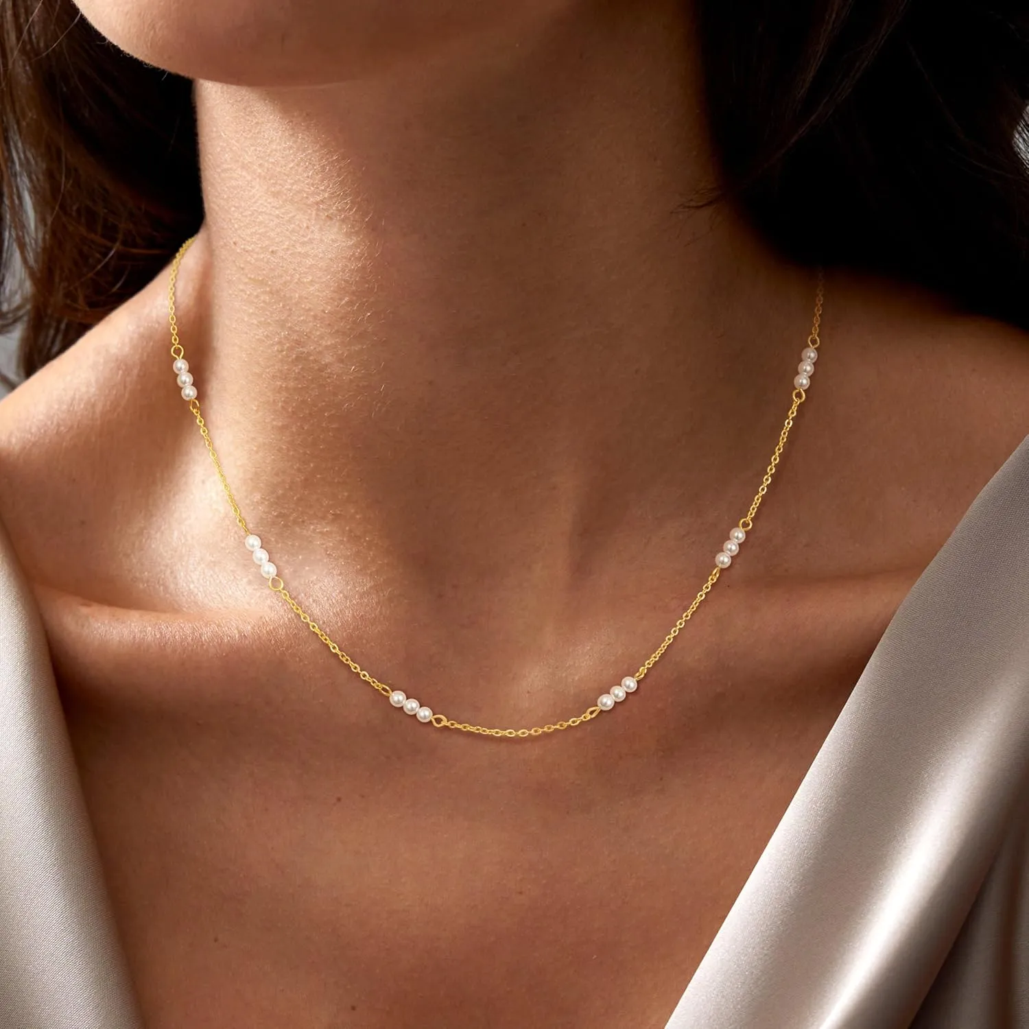 Gold Pearl Necklaces for Women Trendy, Dainty 14K Gold Pearl Pendant Chain Choker Necklace Cute Simple Pearl Pendant Link Necklace Waterproof Hypoallergenic Gold Jewelry Gifts for Women