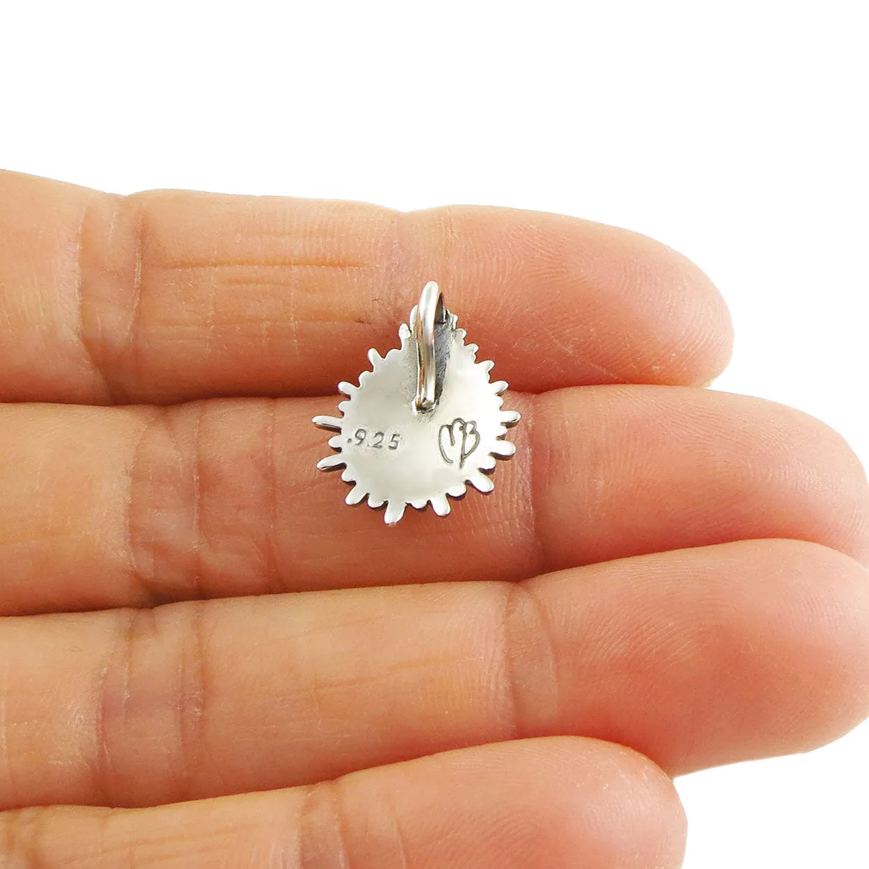 Maria Belen 925 Silver Seashell Pendant