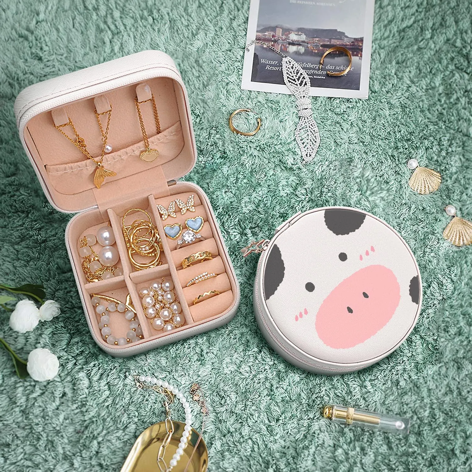 MAYCARI Small Portable Travel Jewelery Box, Cute Cow Pattern Mini Leather Jewelery Box Organiser for Rings Earrings Necklace Bracelets Jewelry Gift for Women Girls Kids