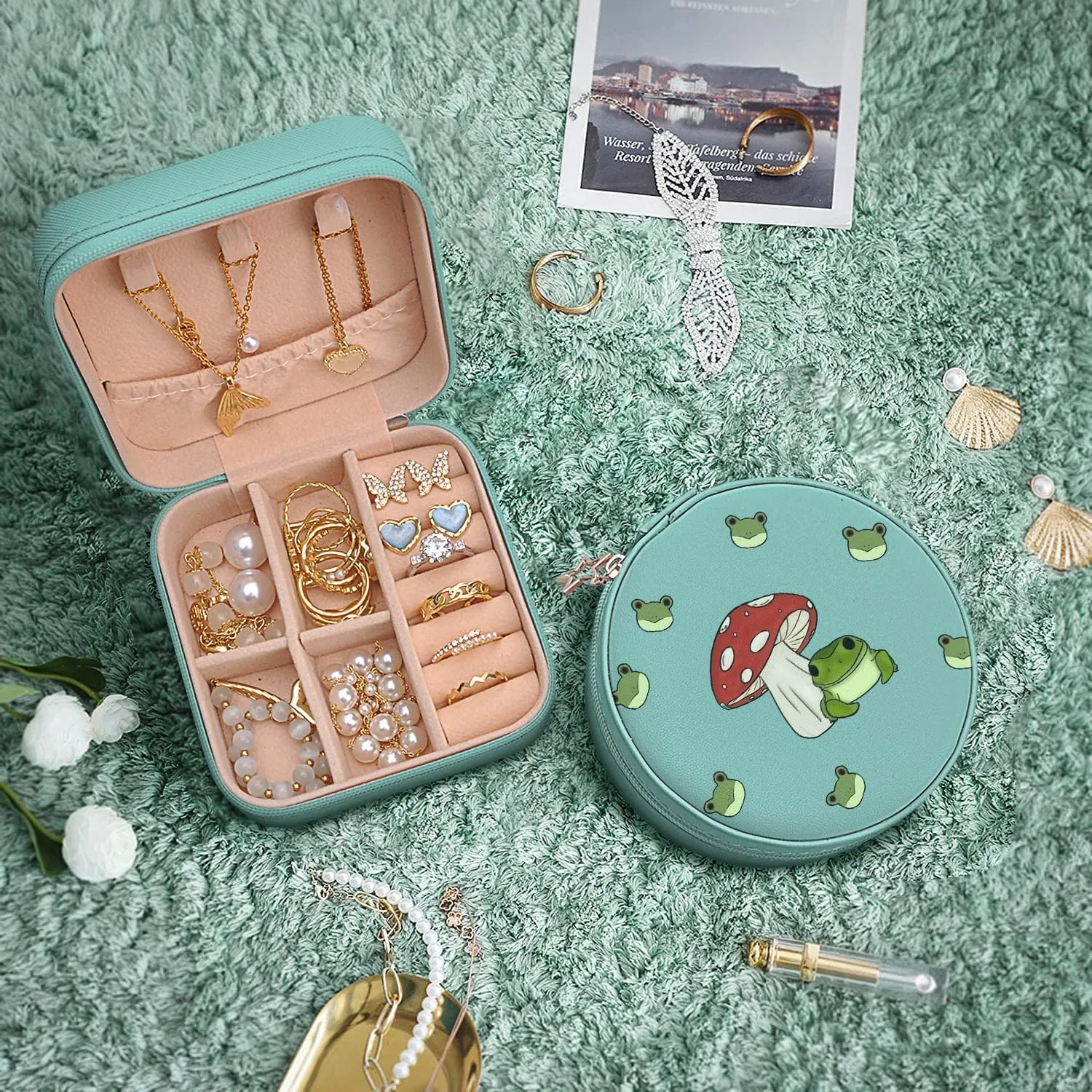 MAYCARI Small Portable Travel Jewellery Box, Cute Frog and Mushroom Pattern Mini Leather Jewellery Box Organiser for Rings Earrings Necklace Bracelets Jewelry Gift for Women Girls Kids