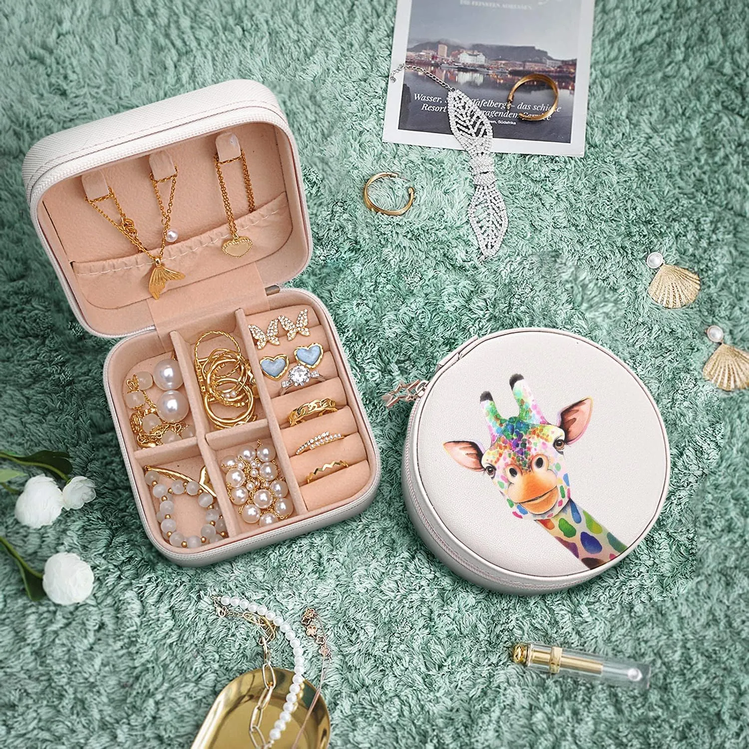 MAYCARI Small Portable Travel Jewellery Box, Cute Giraffe Pattern Mini Leather Jewellery Box Organiser for Rings Earrings Necklace Bracelets Jewelry Gift for Women Girls Kids