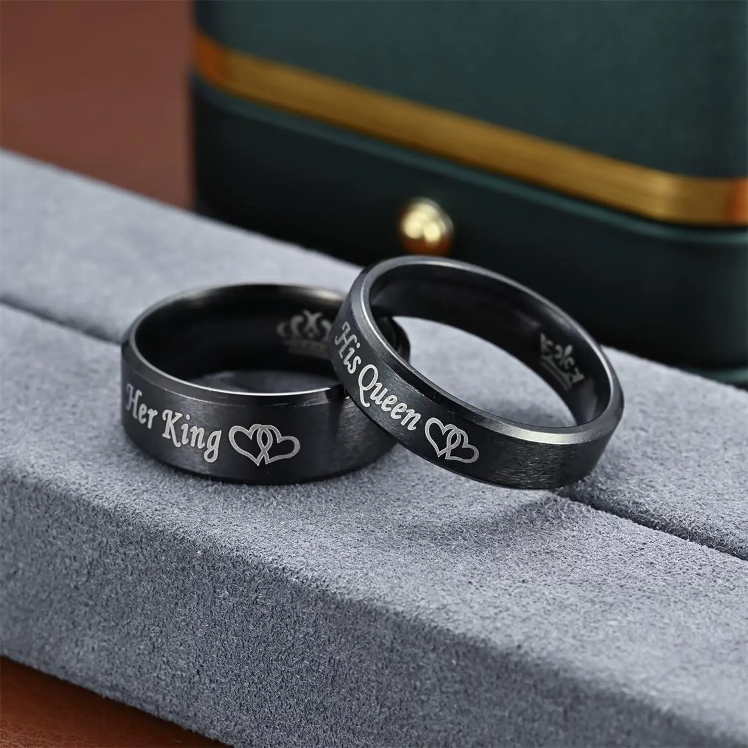 Meilord Black Stainless Steel King Queen Couple Rings for Her and Him Matching Heart-Shaped Crown Ring Lover Rings for Wedding Bands Bridal Sets Engagement Promise Rings