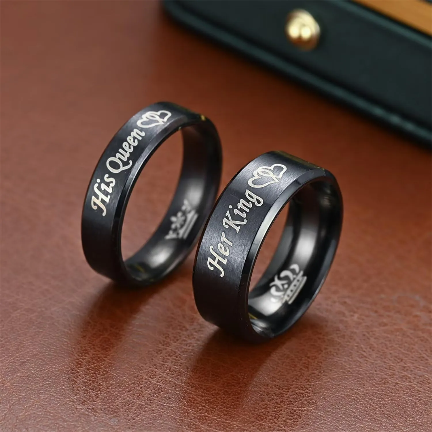 Meilord Black Stainless Steel King Queen Couple Rings for Her and Him Matching Heart-Shaped Crown Ring Lover Rings for Wedding Bands Bridal Sets Engagement Promise Rings