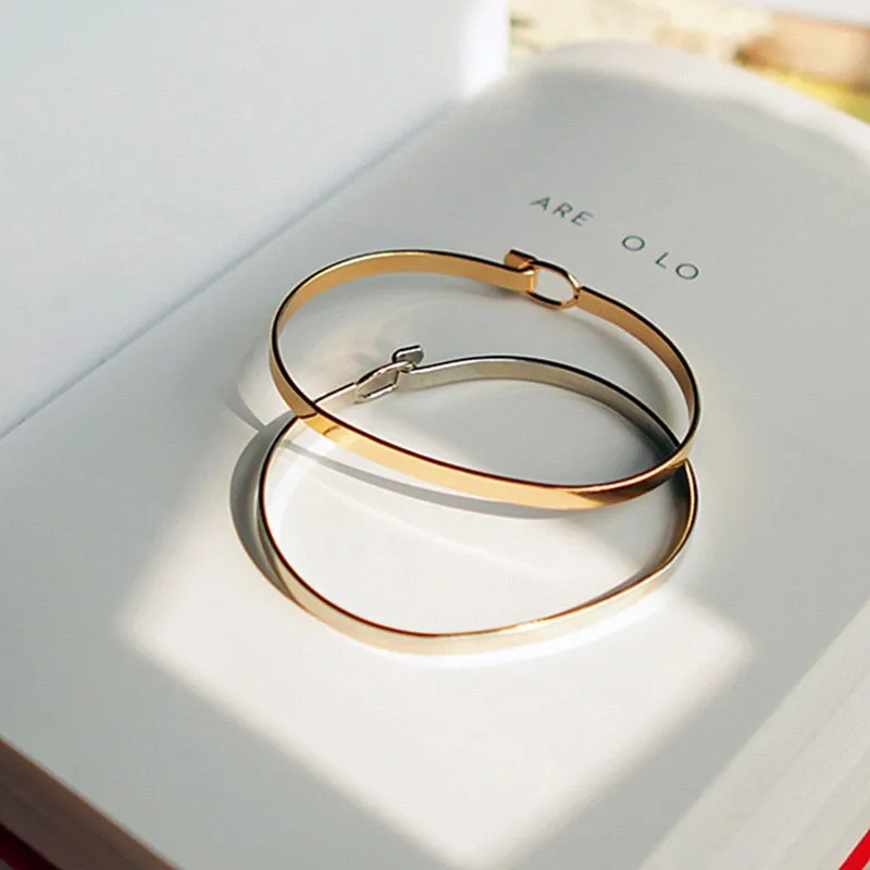 Minimalist fashion personality contracted fine gold bracelet Women's fashion beautiful bracelets free send a bracelet