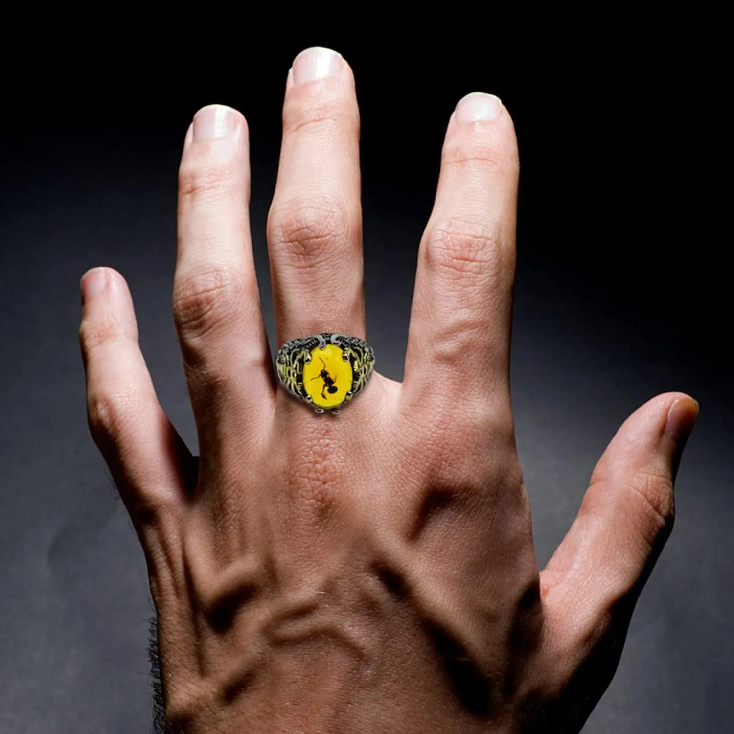 Retro Oval Yellow Agate Cocktail Rings Gothic Hip Hop Punk Crystal Zircon Scorpion Party Ring for Men Boy Fashion Jewellery Gifts