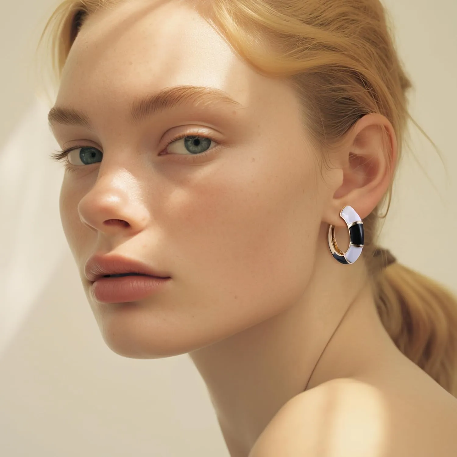 Subiceto 2 Pairs Small Hoop Earrings for Women 18K Gold Plated Hypoallergenic Cute colorful Enamel Huggie Earring Chunky Gold Hoop Earrings Statement Summer Earrings Trendy