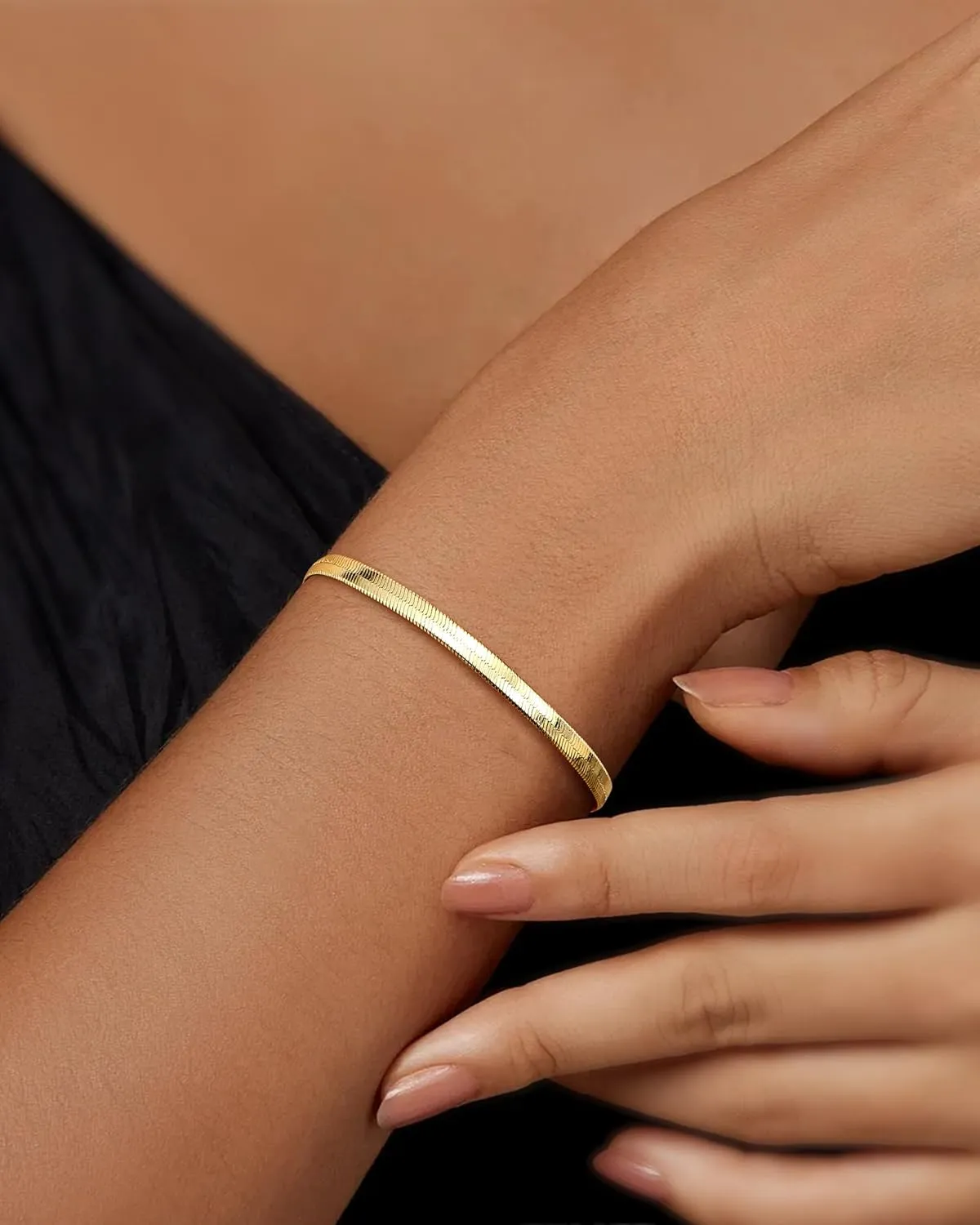 TEN MIRO 16k Chunky Gold Bangle Cuff Bracelets for Women Trendy, Sweatproof Bangle Bracelet Non Tarnish Gold Plated Cuff Bracelets for Women
