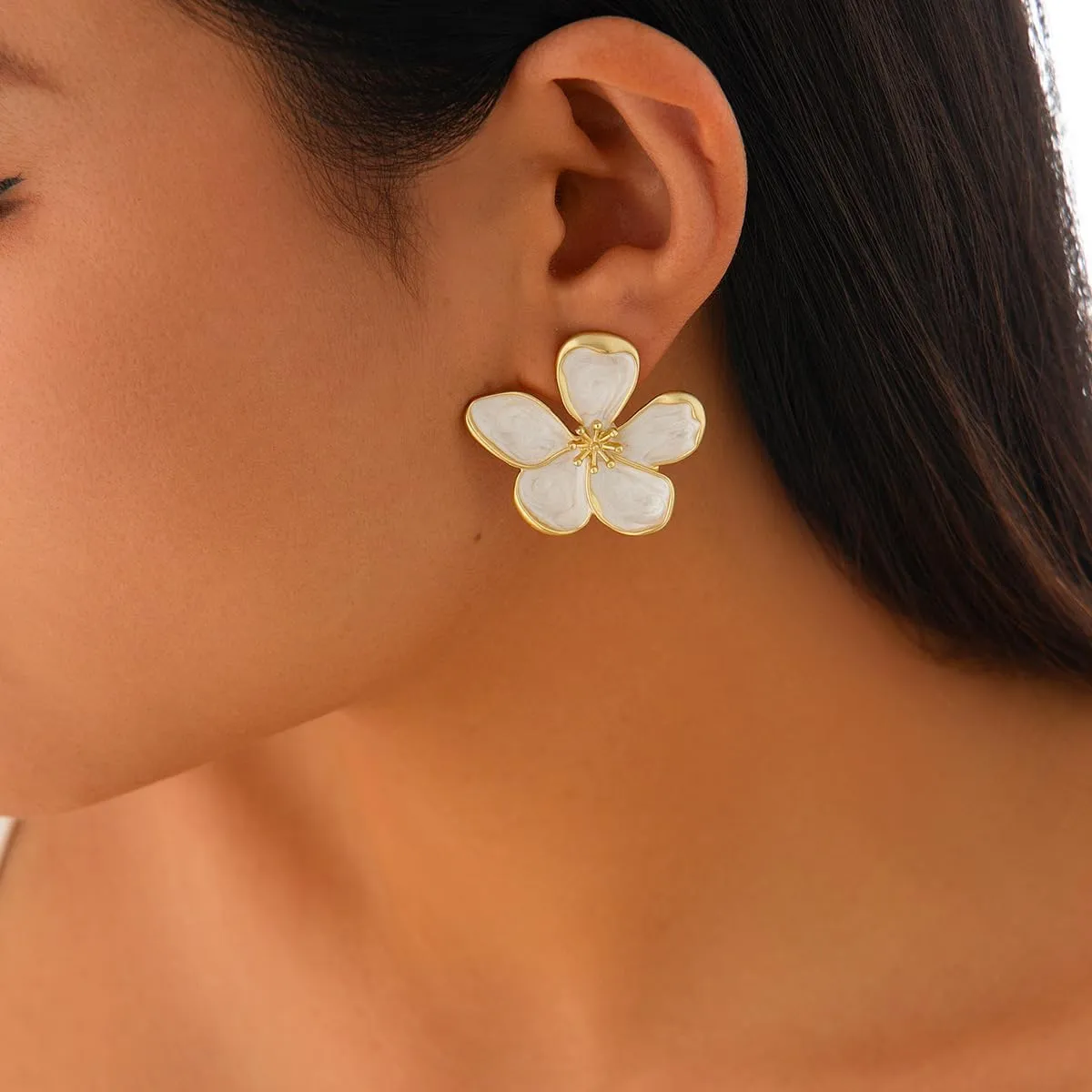 Trendy Statement Flower Earrings Set for Women Large Daisy Floral Studs, Chunky Metal Flower Drop Earrings, Boho Jewelry Accessory