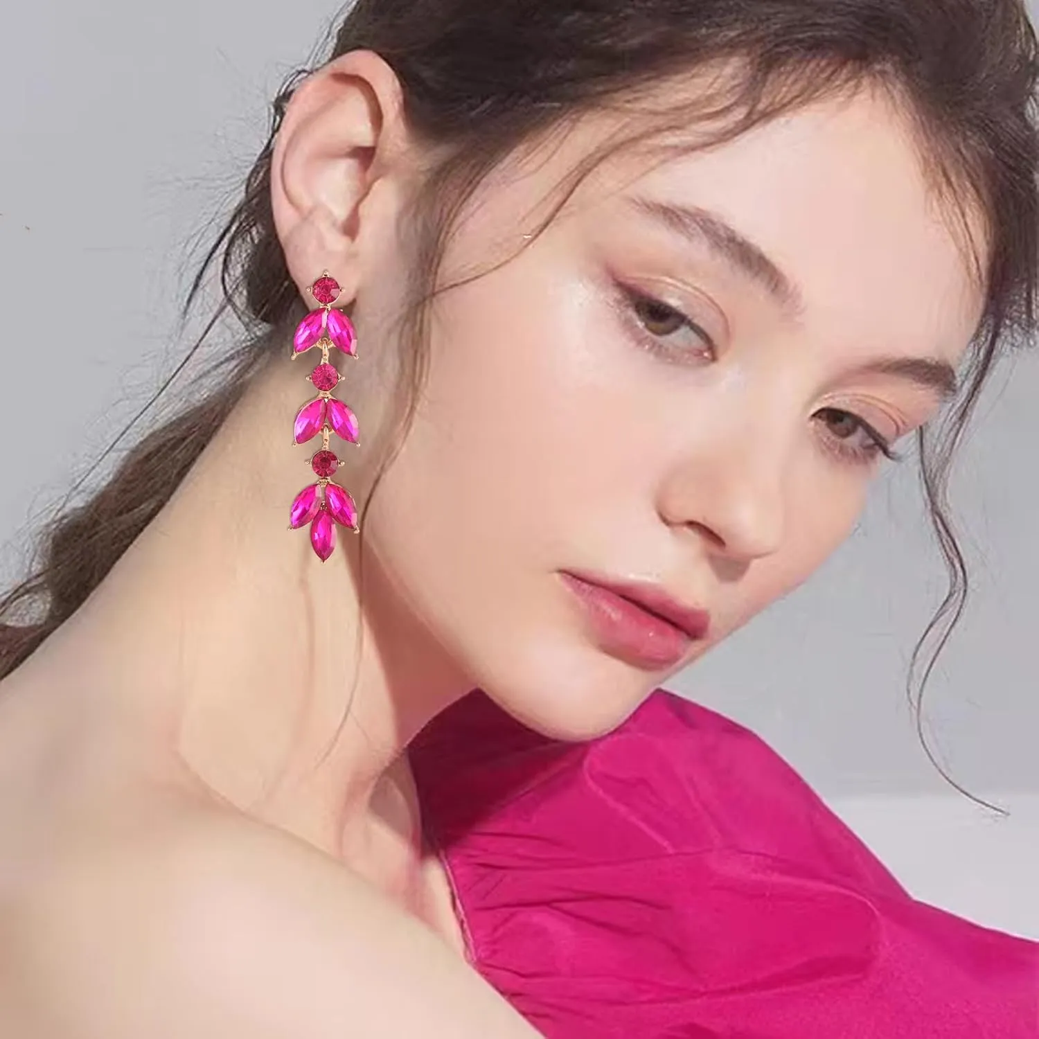 Wedding Rhinestone Dangle Earrings Elegant Bridal Crystal Drop Earrings for Women Bridesmaids Guest Party Prom