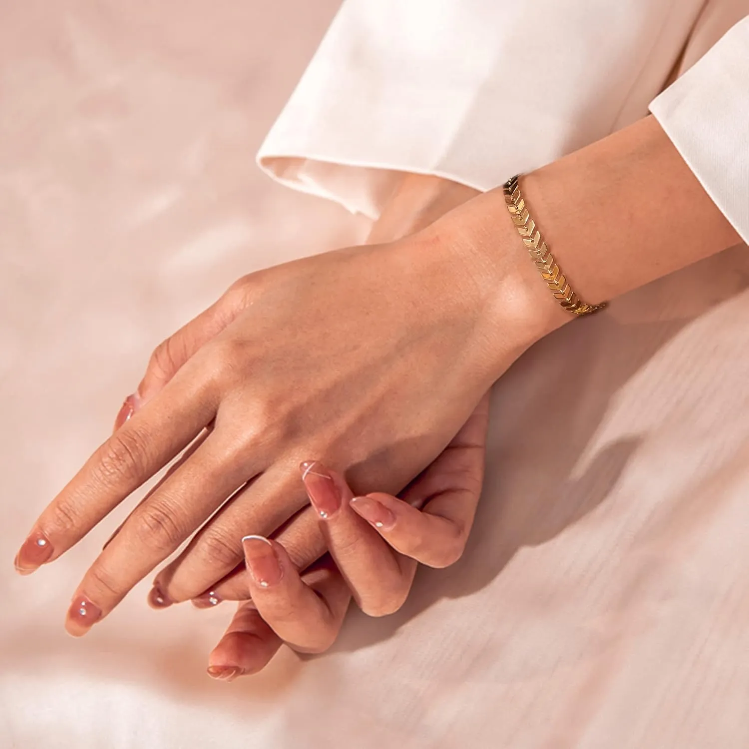 Yanoda Gold Filled Bracelet Set: 18K Gold Plated Dainty Chain Link Bracelets for Women - Handmade Layering Stacking Gift